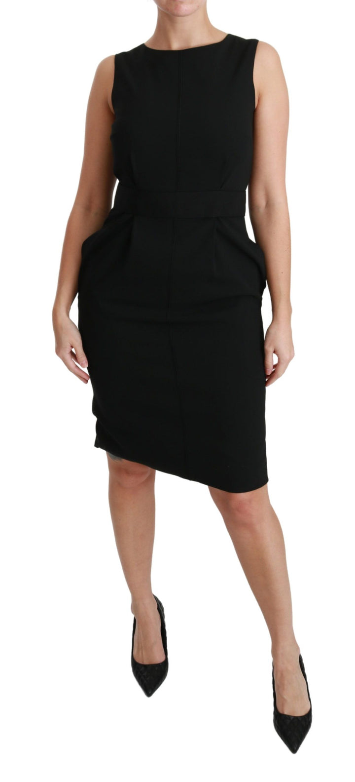 Elegant knee-length sheath dress in black