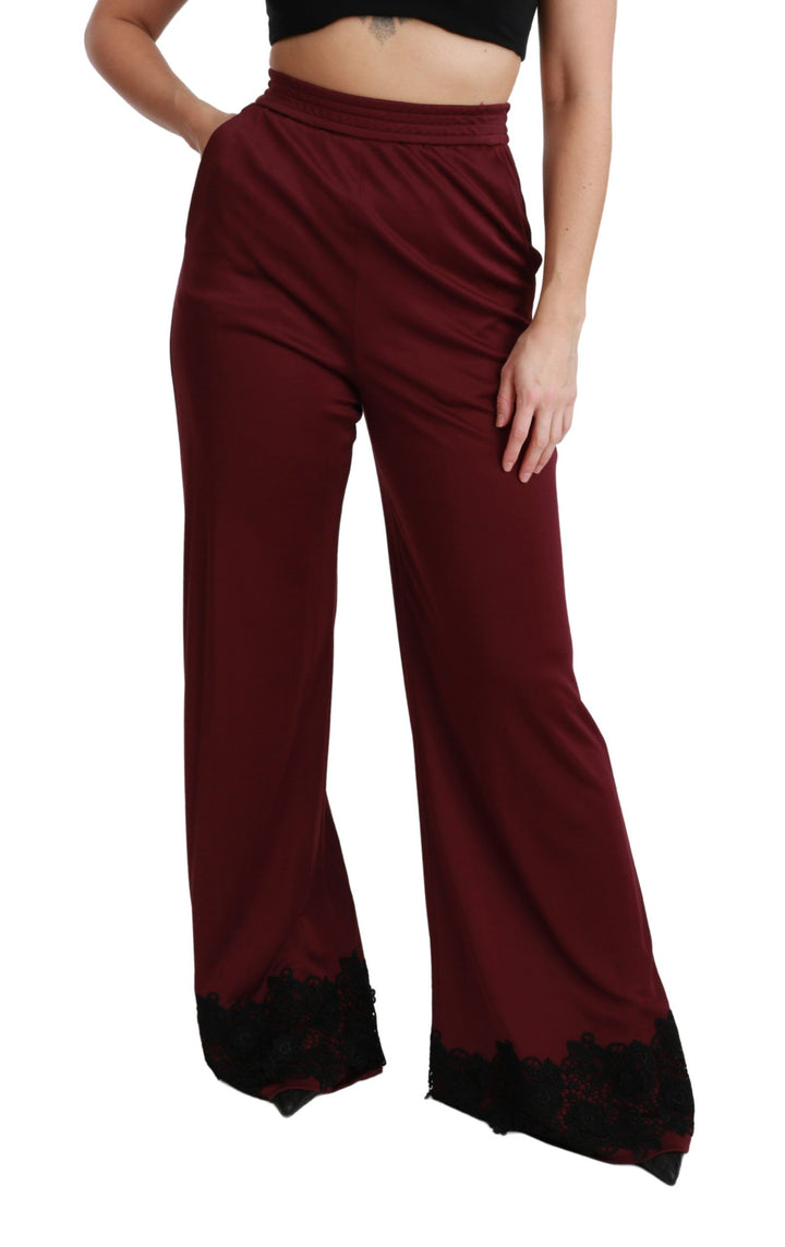 Schwarze Hose mit hoher Taille und weitem Bein aus Spitze in Maroon