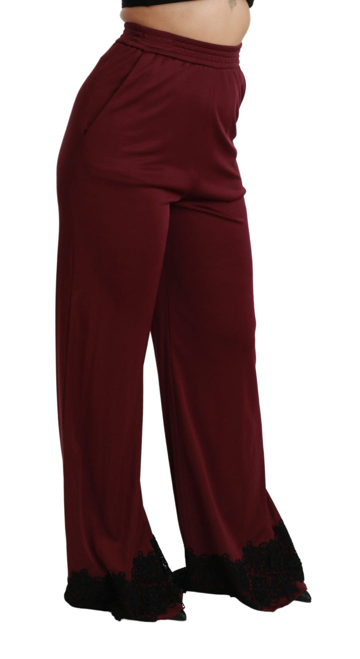 Schwarze Hose mit hoher Taille und weitem Bein aus Spitze in Maroon