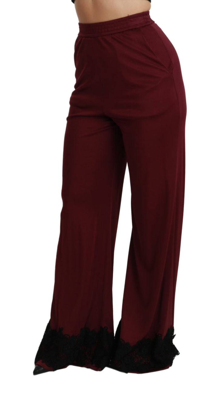 Schwarze Hose mit hoher Taille und weitem Bein aus Spitze in Maroon