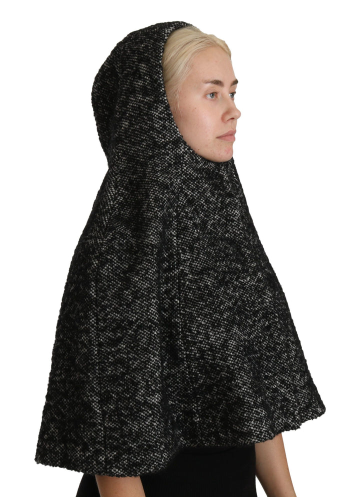 Elegant hooded scarf made of grey wool from the Italian cult label