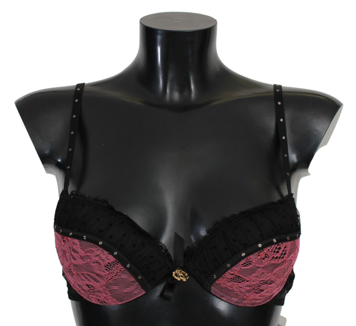Elegant push-up bra made of black lace
