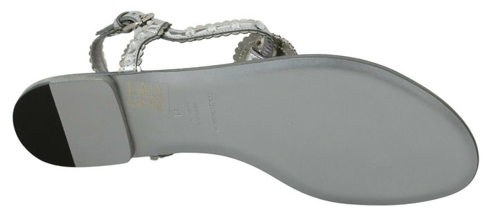 Elegant flats in silver with crystal decorations