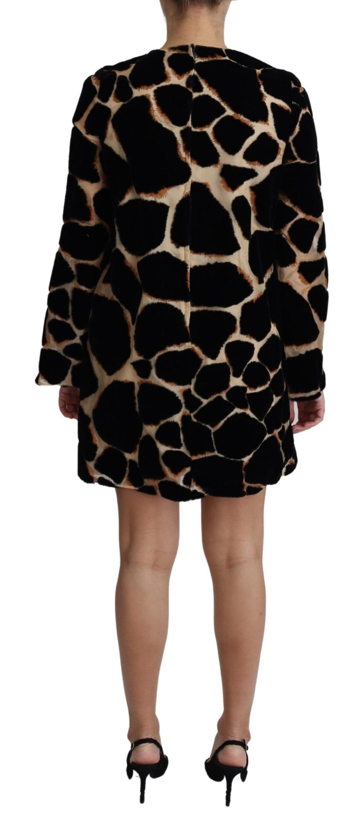 Chic shift mini dress with giraffe print