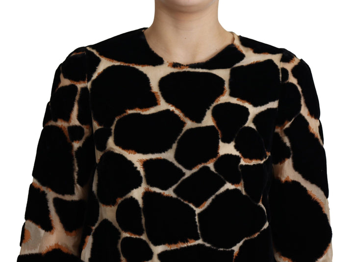 Chic shift mini dress with giraffe print