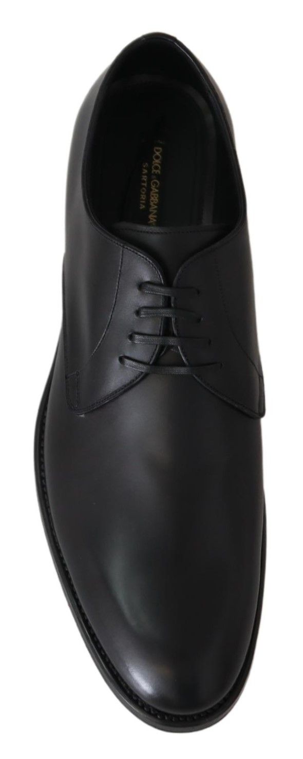 Elegant Derby shoes made of black leather
