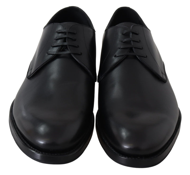 Elegant Derby shoes made of black leather