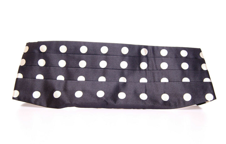 Elegant cummerbund made of black silk with polka dot