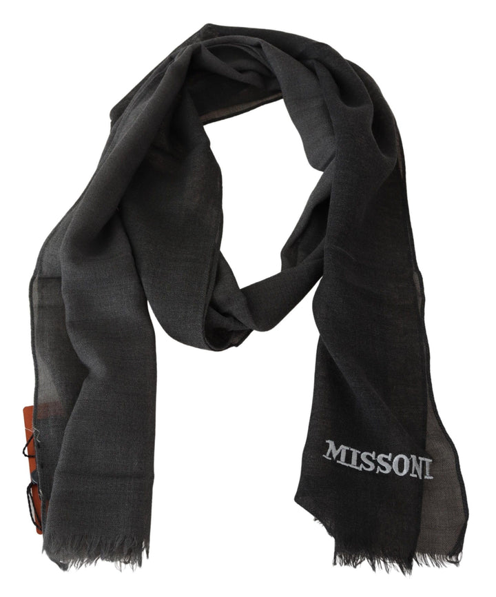 Elegant black wool scarf with fringes