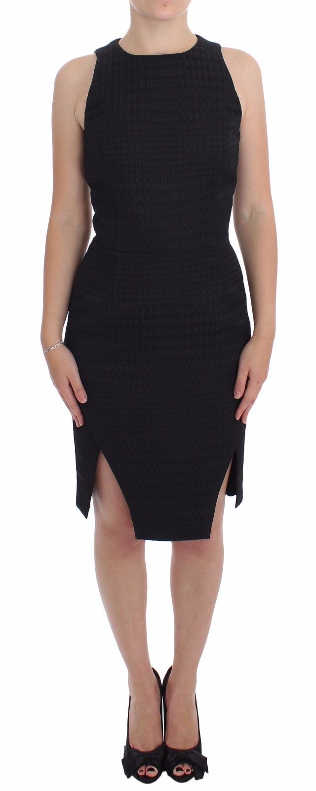 Elegant black sheath dress for formal occasions