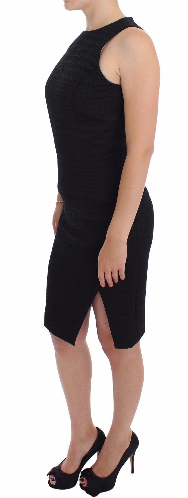 Elegant black sheath dress for formal occasions