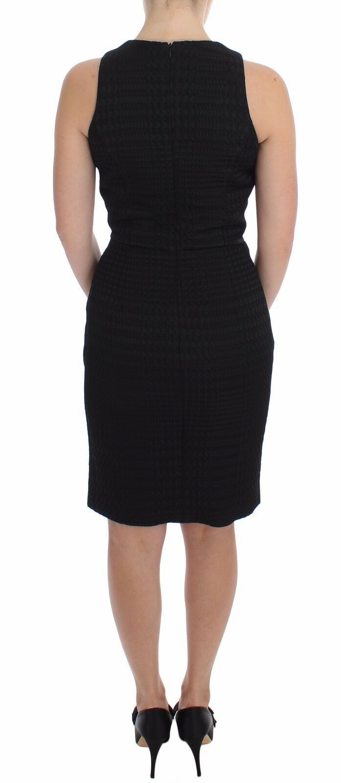 Elegant black sheath dress for formal occasions