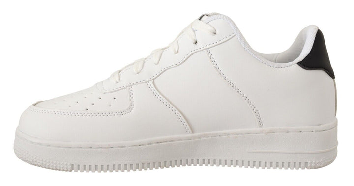 Chic white leather low-top sneakers