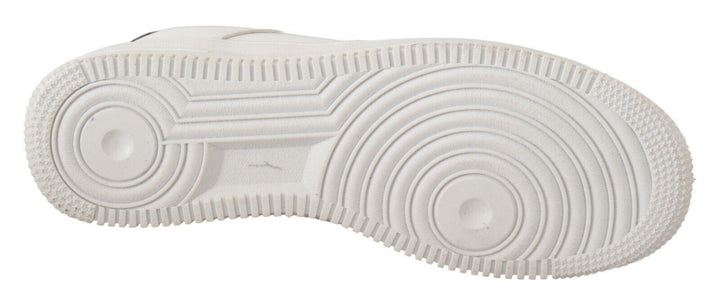Chic white leather low-top sneakers