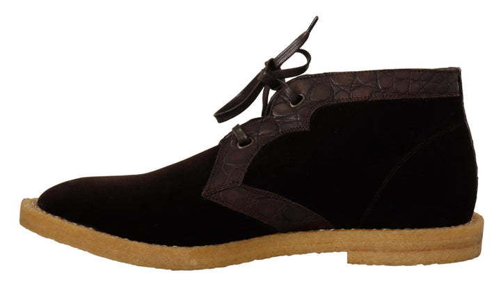 Exotische Lederstiefel aus braunem Samt