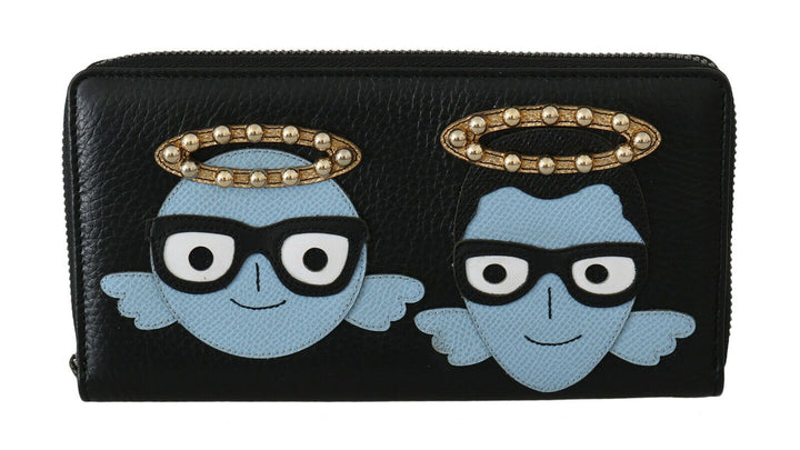 Elegant zippered wallet made of black leather