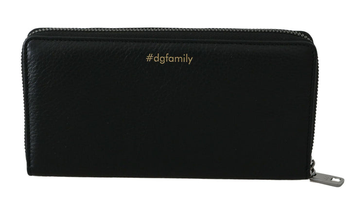 Elegant zippered wallet made of black leather