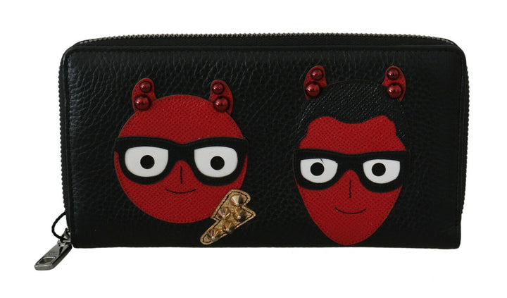 Chic wallet made of black and red leather