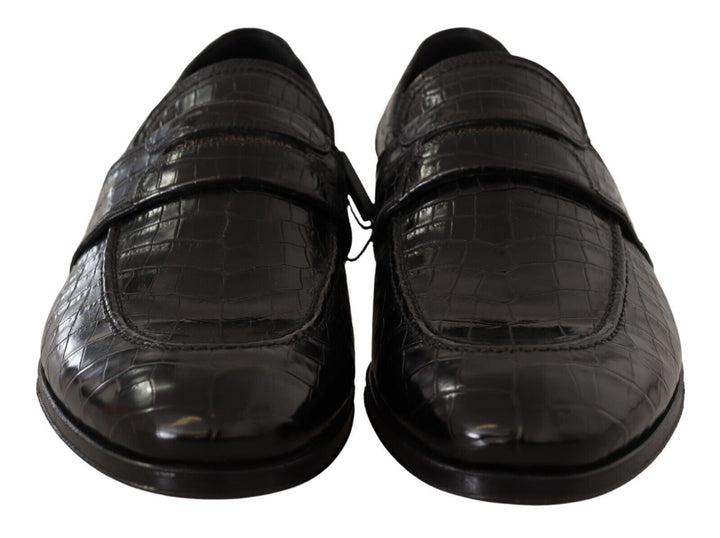 Elegant moccasin shoes made of crocodile leather