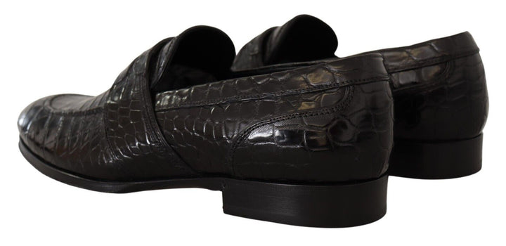 Elegant moccasin shoes made of crocodile leather
