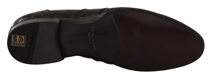 Elegant moccasin shoes made of crocodile leather