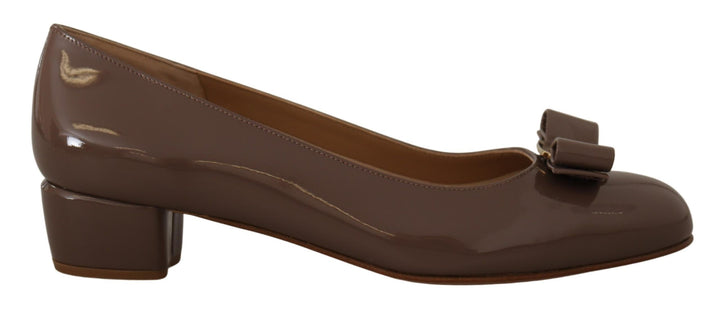 Elegante braune Kümmel-Pumps mit Vara-Schleife