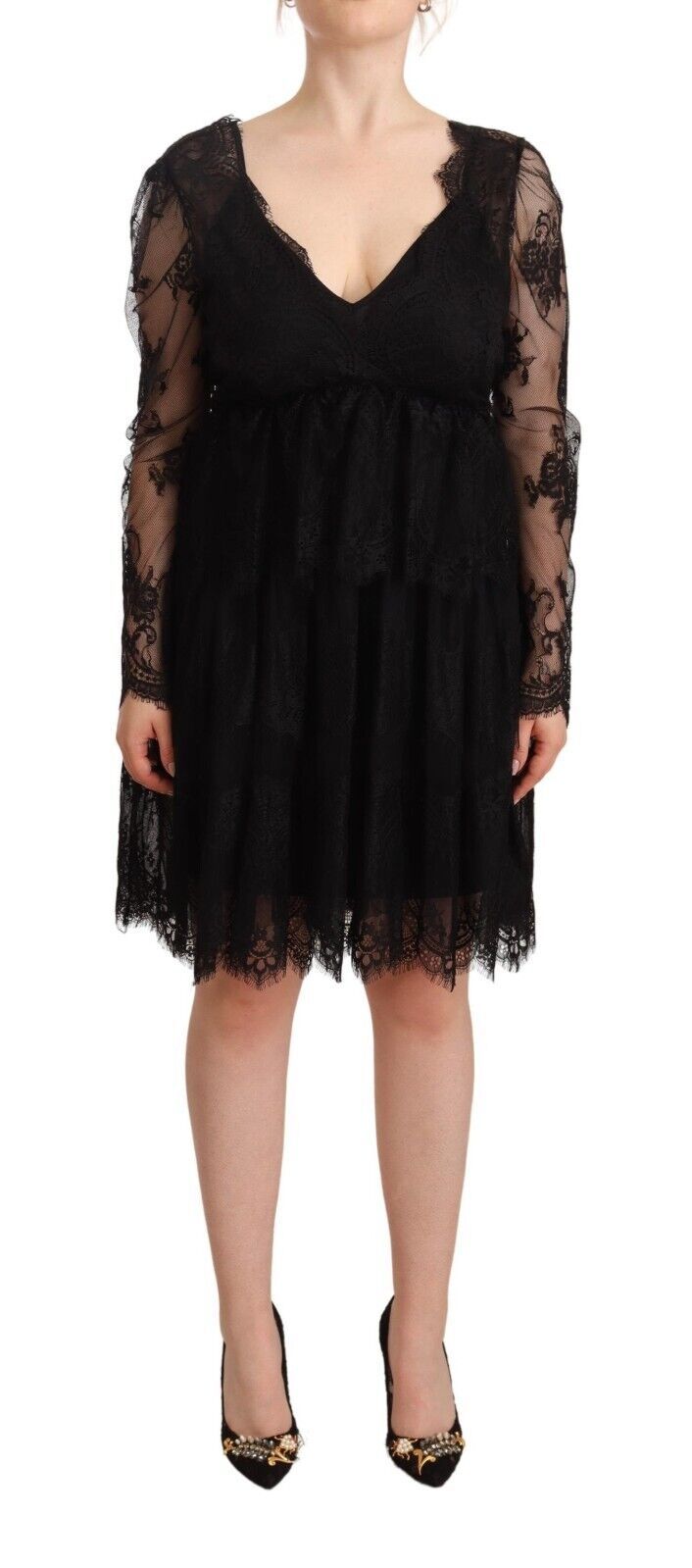 Elegant long-sleeved shift dress made of floral lace