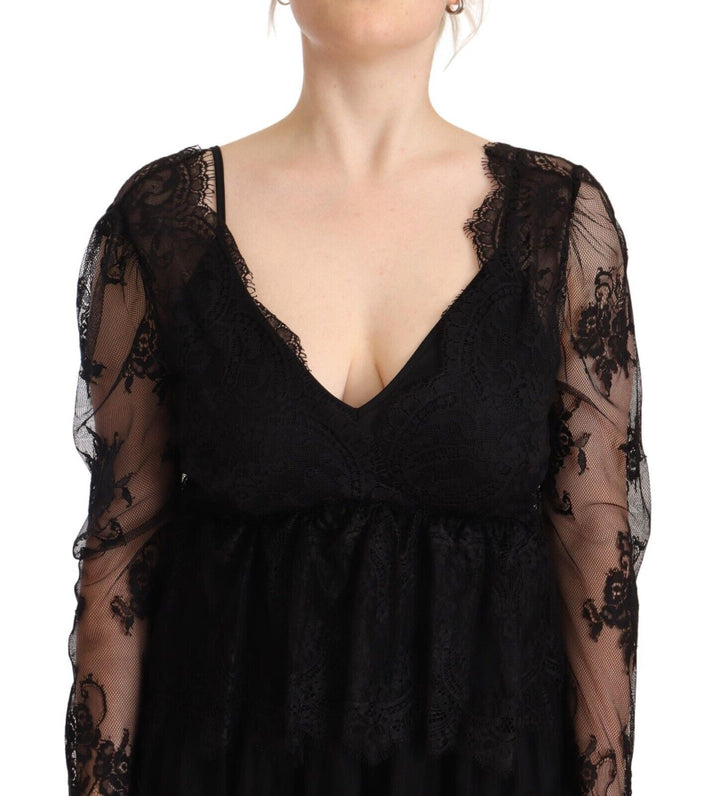 Elegant long-sleeved shift dress made of floral lace