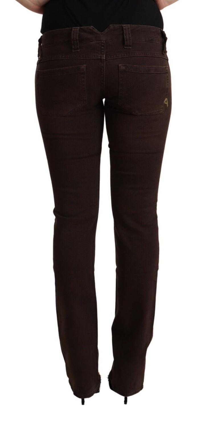 Braune Baumwoll-Stretchjeans mit niedriger Taille und schmaler Passform aus Denim