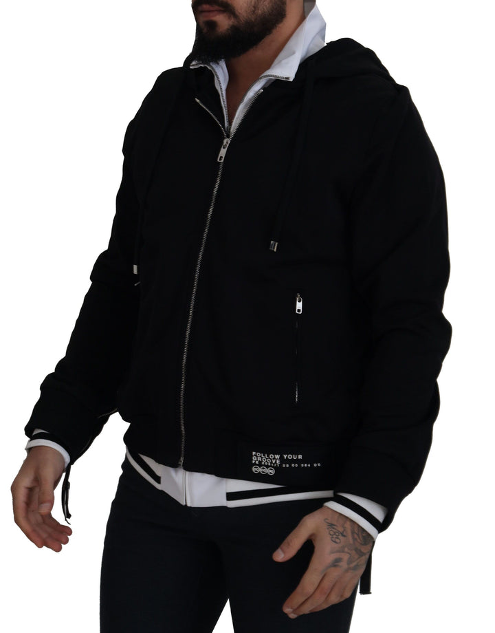 Schwarze Polyester Jacke mit Kapuze und durchgehendem Reißverschluss