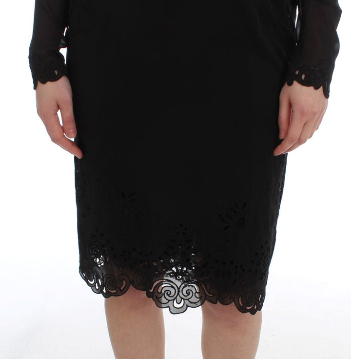 Elegant black sheath dress made of floral lace