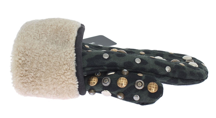Elegant studded gloves made of grey wool and shearling