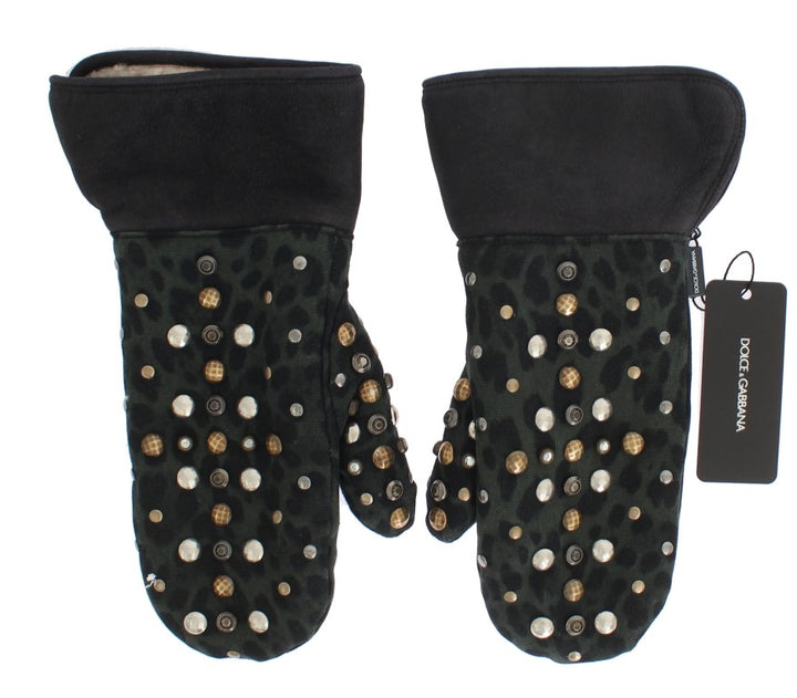 Elegant studded gloves made of grey wool and shearling