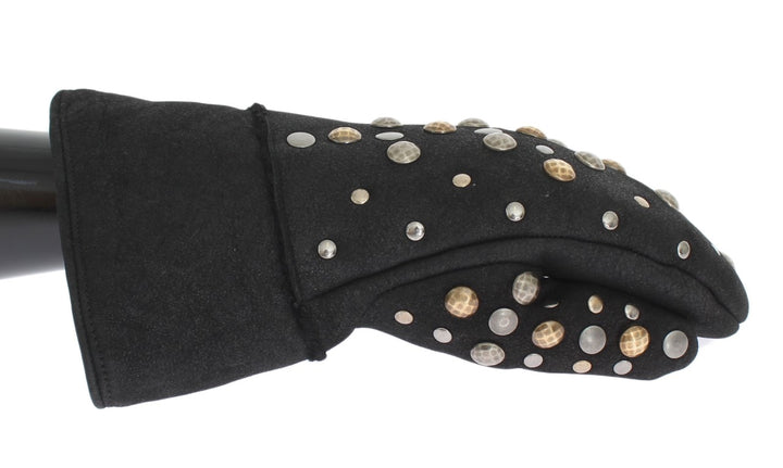 Elegant studded gloves made of grey wool