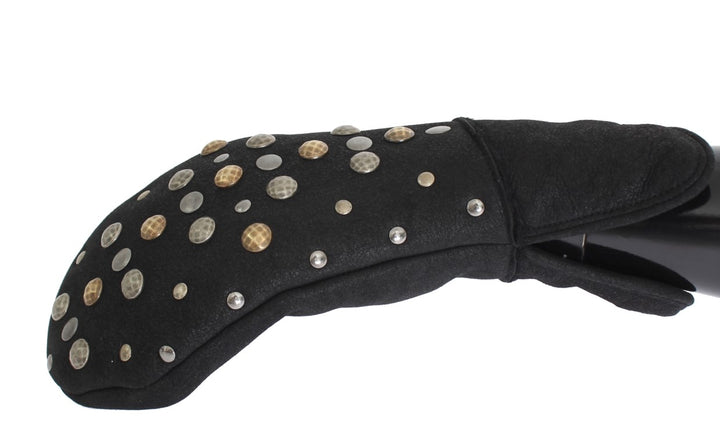 Elegant studded gloves made of grey wool