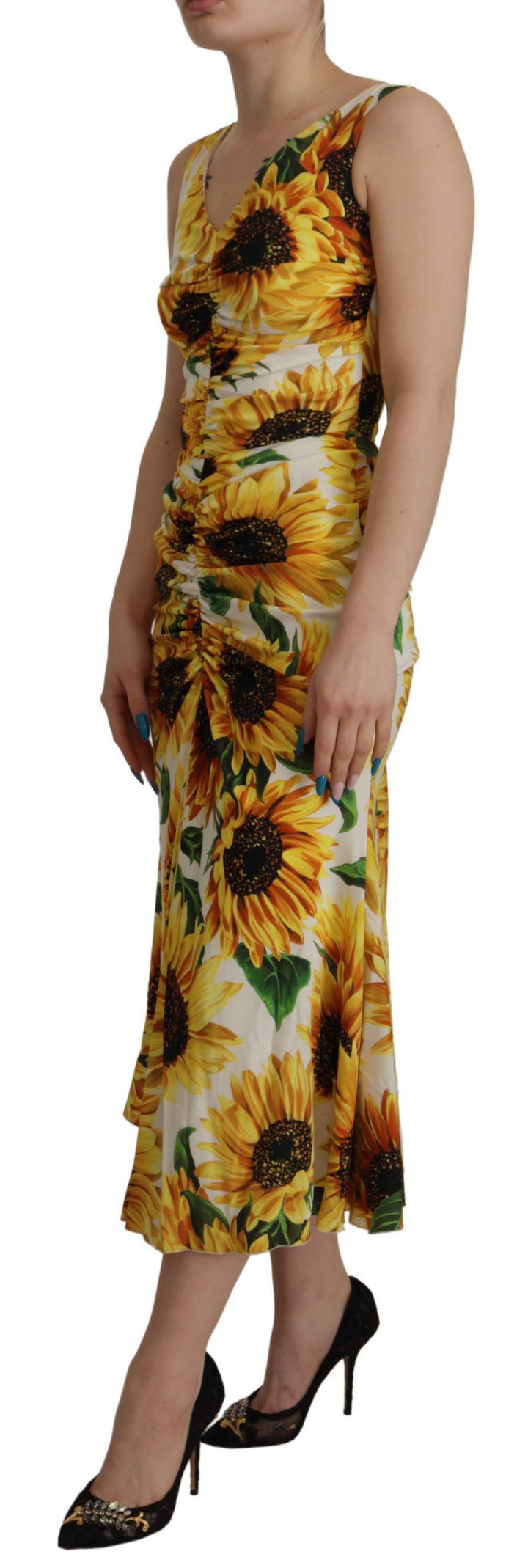 Elegant white midi dress with floral print