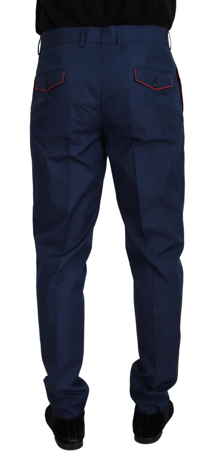 Elegant slim fit chinos made from a blue silk blend