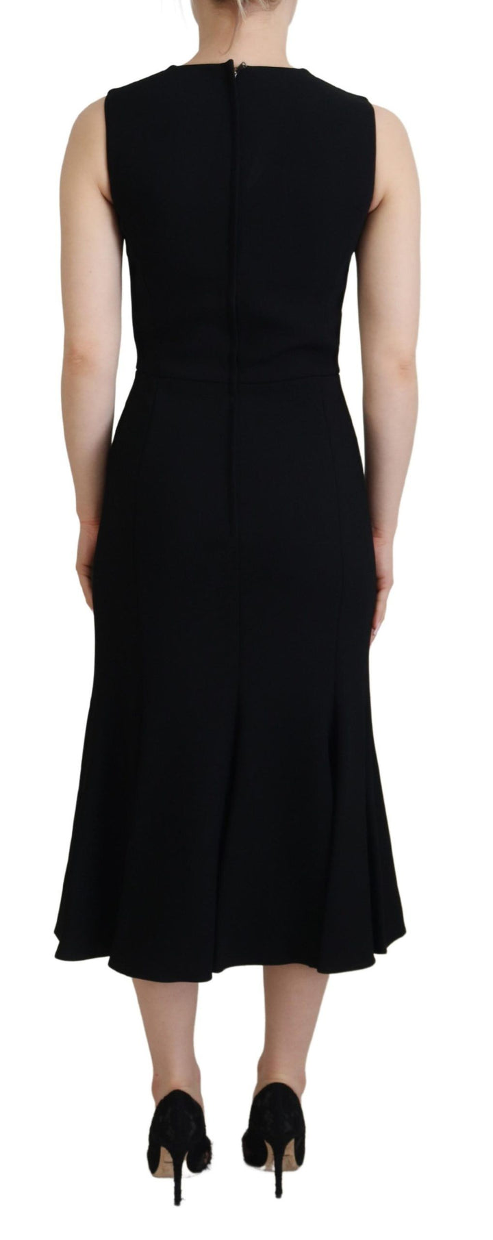 Elegant black sheath dress with flared fit