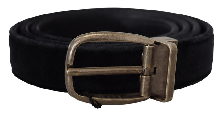 Elegant black leather belt
