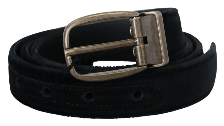 Elegant black leather belt