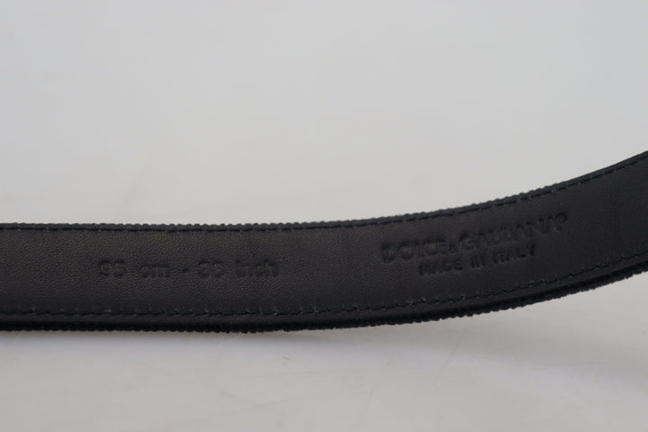 Elegant black leather belt