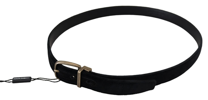 Elegant black leather belt