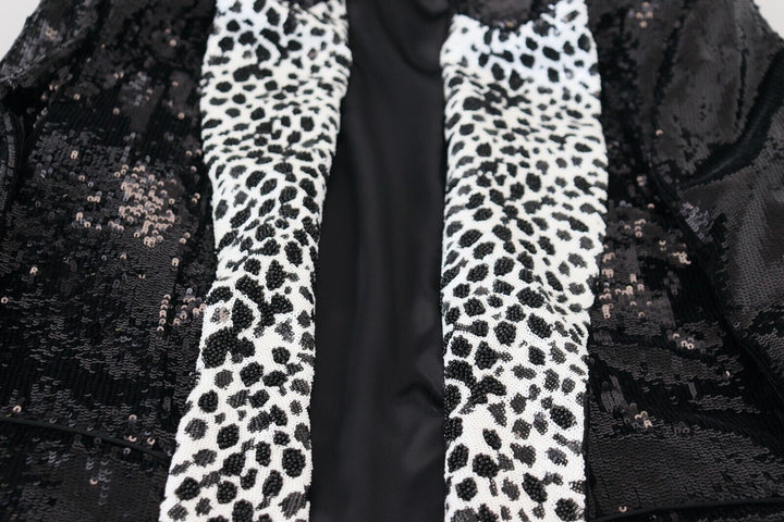 Elegant black single-breasted blazer