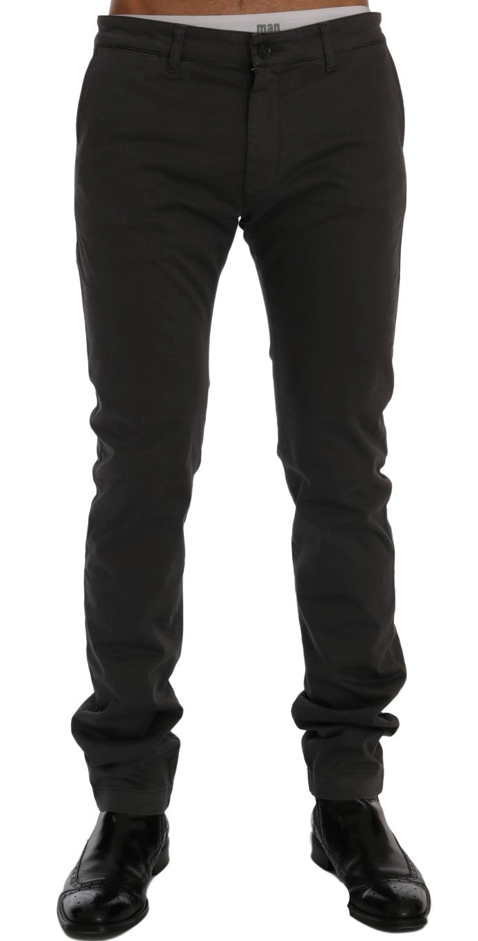 Elegant slim-fit trousers made of grey cotton