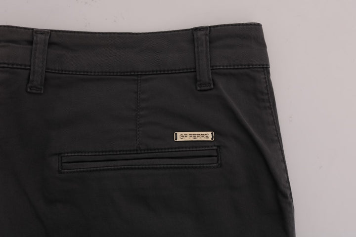 Elegant slim-fit trousers made of grey cotton