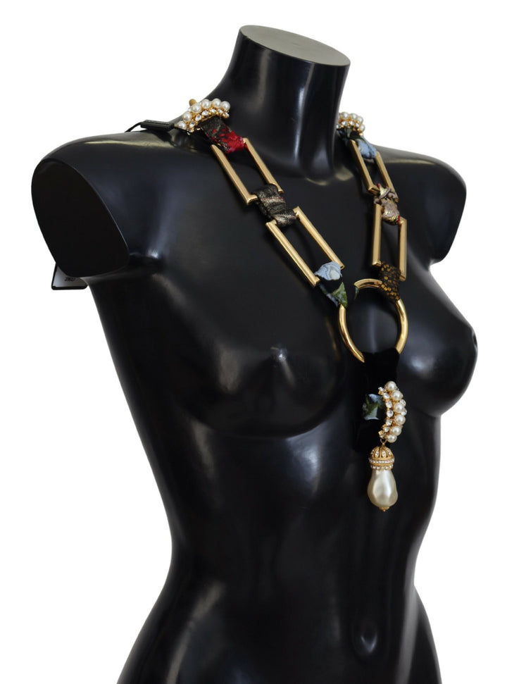 Elegant gold-brass pearl necklace