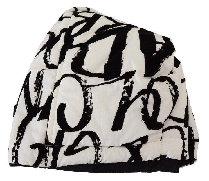 Elegant monochrome knitted hat