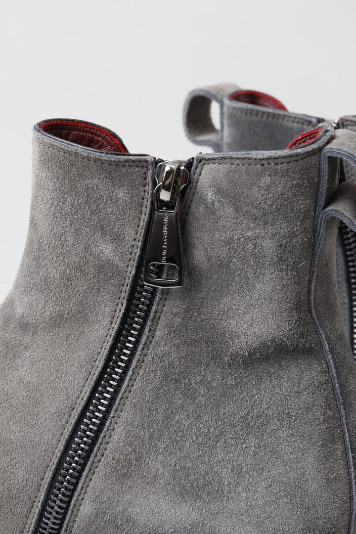 Elegant grey Chelsea leather boots