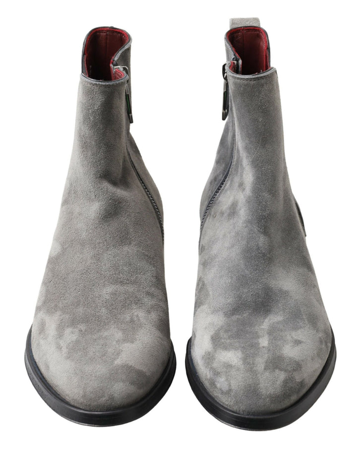 Elegant grey Chelsea leather boots