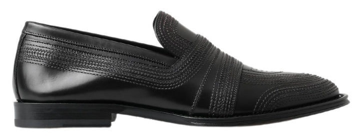 Elegant slippers made of black leather